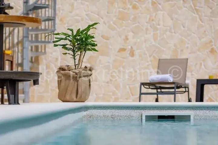 ***prekrasna vila-50 m od mora!!! - slika 17