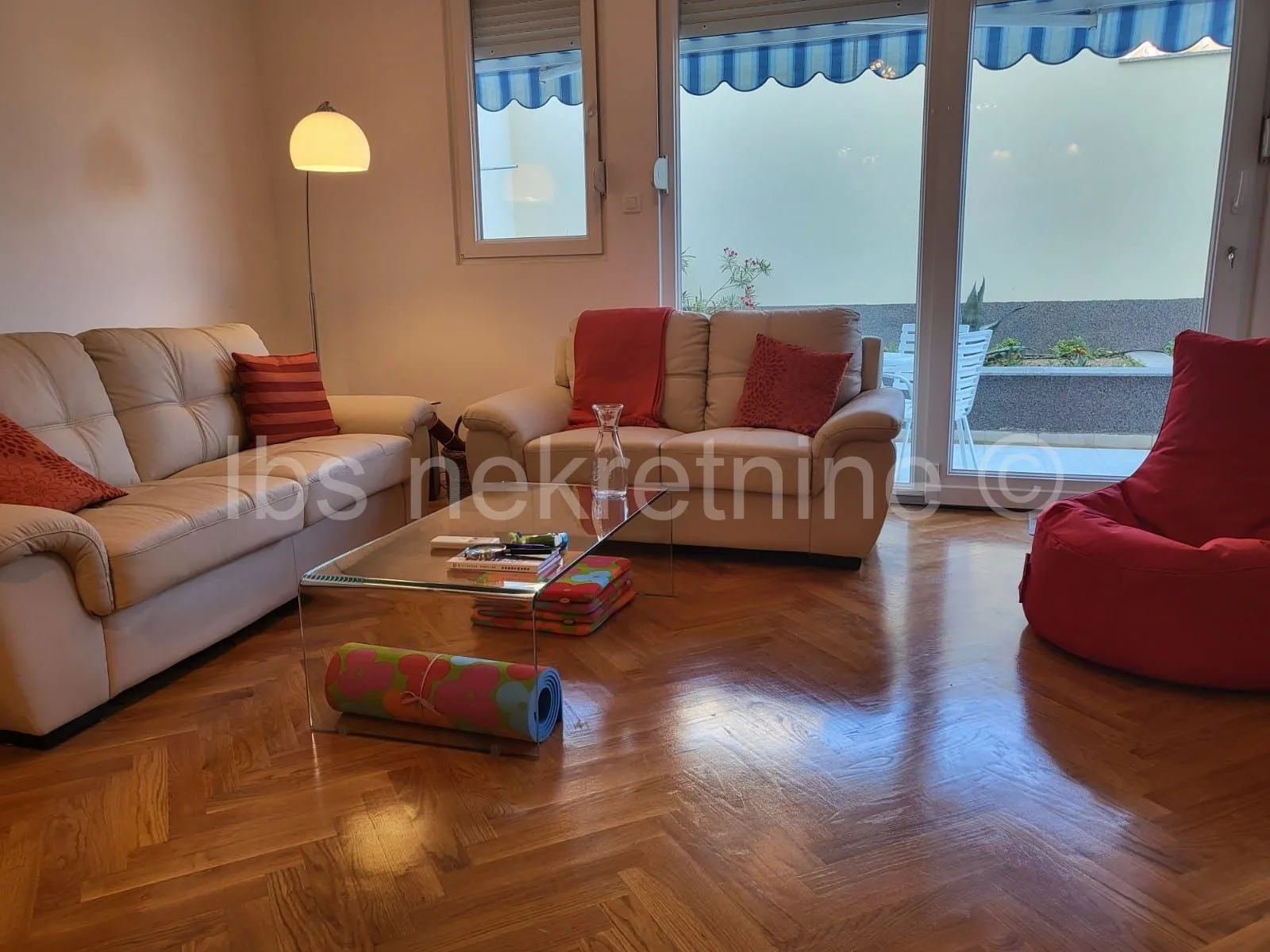 žnjan - komforan dvosobni stan sa vrtom i parkirnim mjestom!! - slika 3