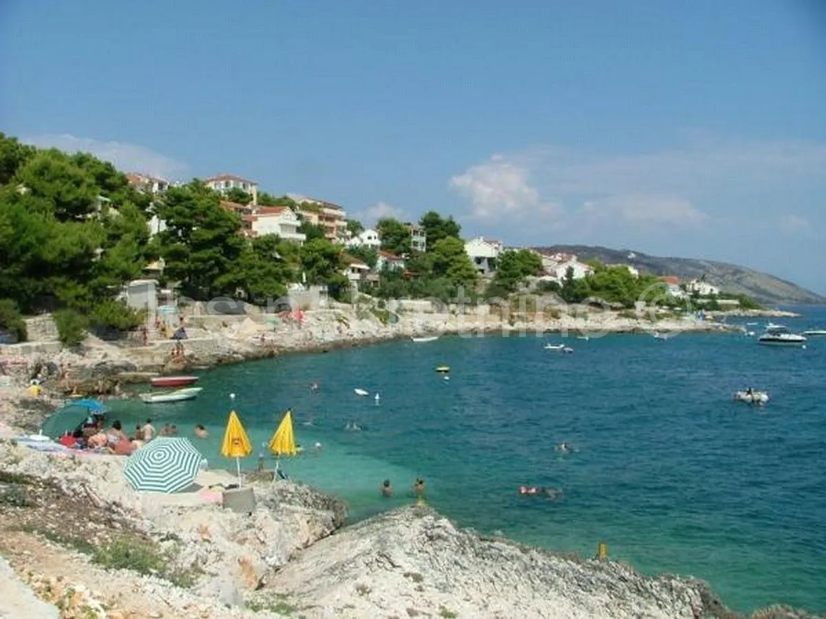lijepa apartmanska kuća s bazenom!! - slika 29