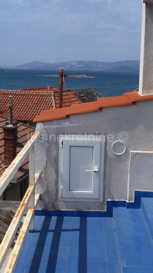 prodaje se kompletno namješten stan u vranjicu! - slika 9