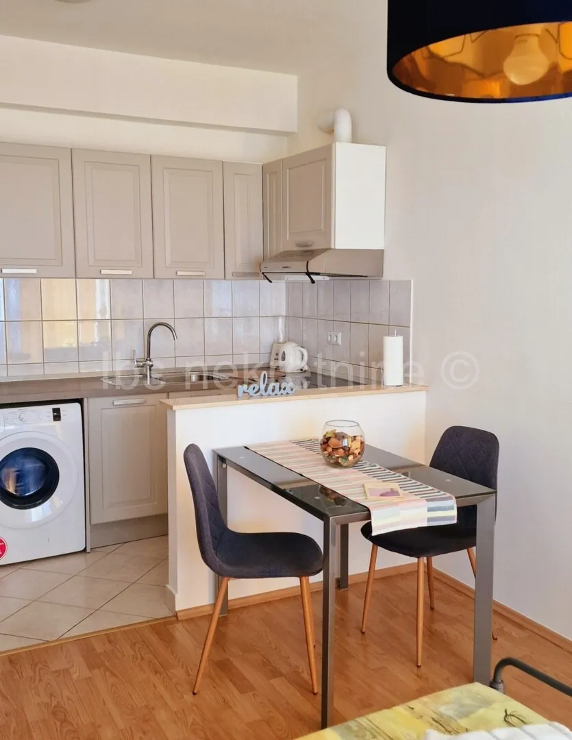 jesenice studio apartman prvi red do mora i samo 20 m od plaže - slika 3