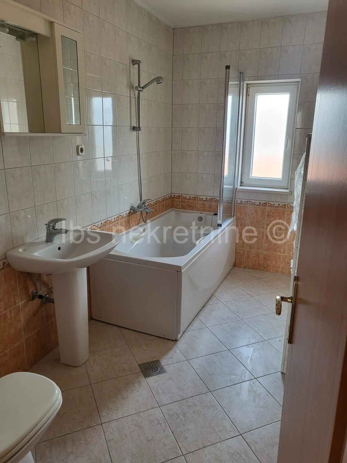 supetar - samostojeća kuća sa otvorenim pogledom na more!! - slika 23