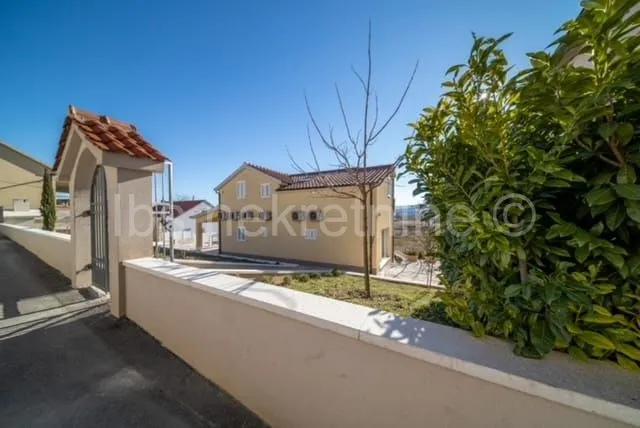 glavice - sinj, prekrasna moderna kuća na parceli od 3200m2!! - slika 5