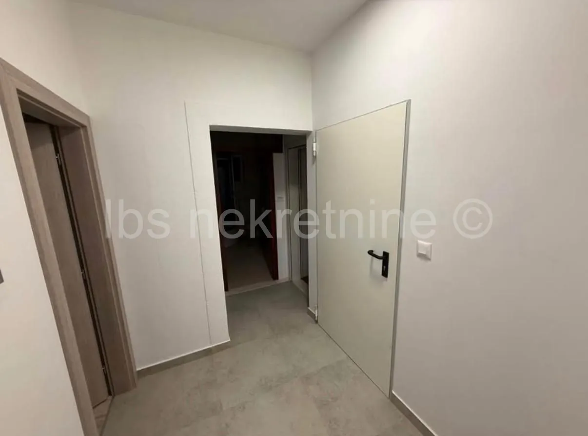 sinj trosoban stan 85m2 - slika 6