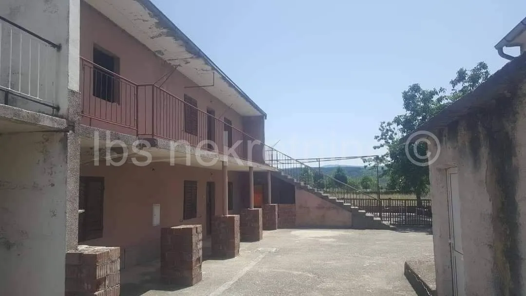 kuća prodaja otok 330 m2 - slika 4