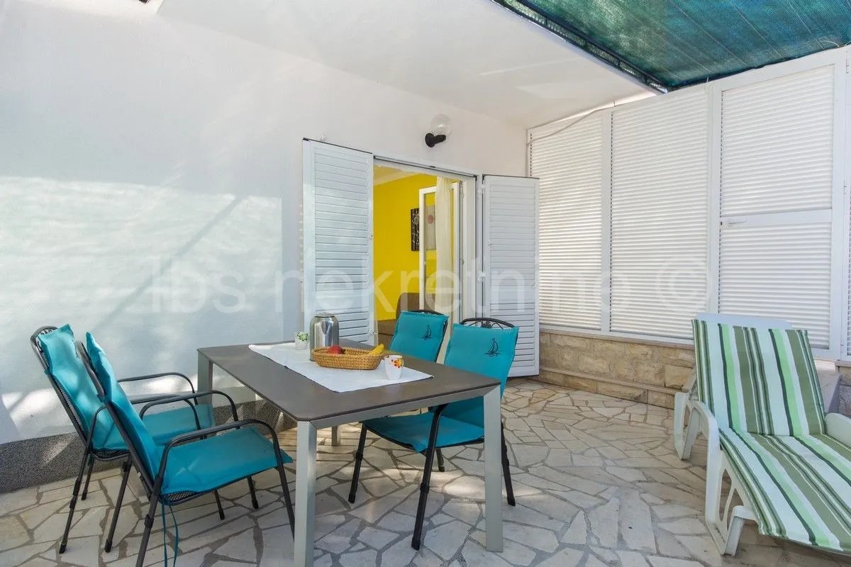 lijepa apartmanska kuća s bazenom!! - slika 7
