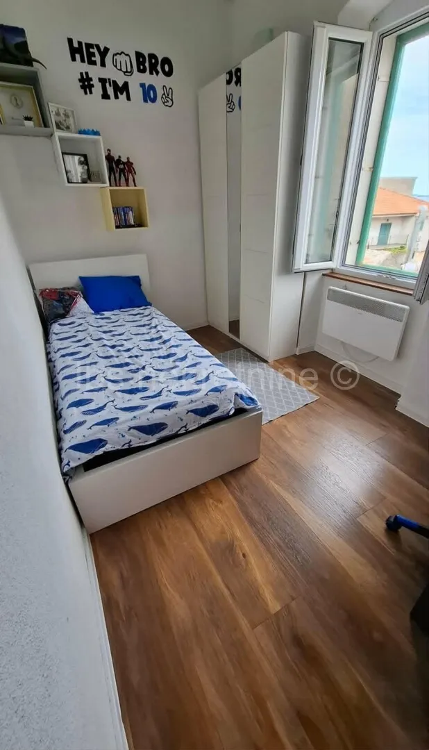 ***u srcu kaštel lušića trosoban stan-drugi red od mora!!!*** - slika 5
