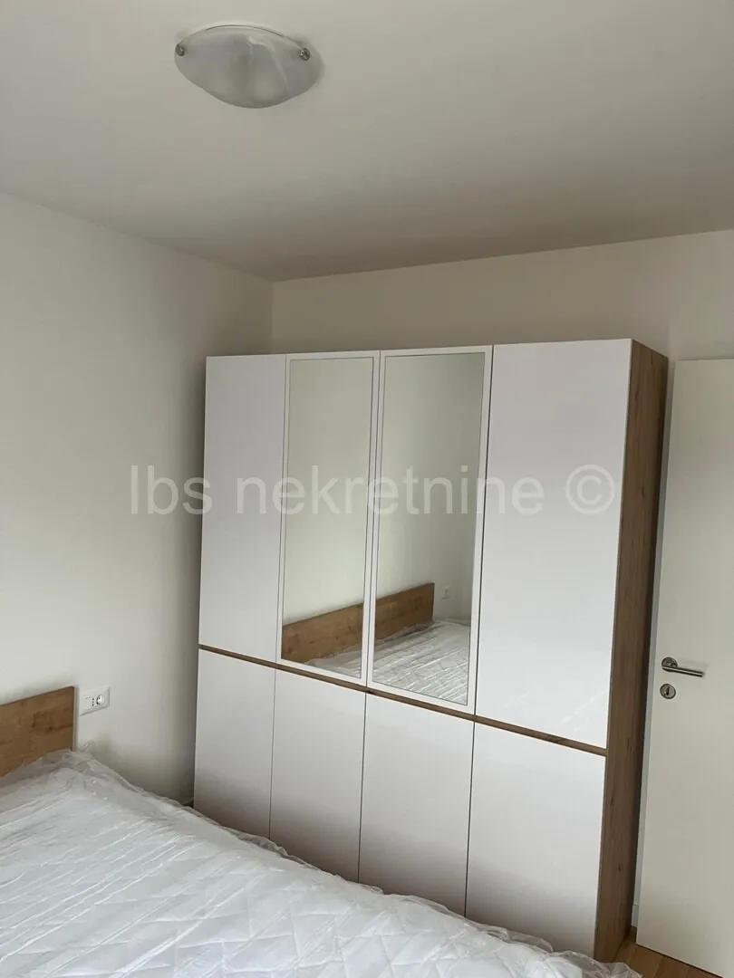split, mejaši - jednosoban stan s garažom - slika 6