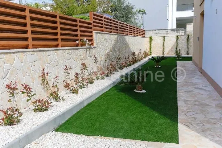 ***prekrasna vila-50 m od mora!!! - slika 25