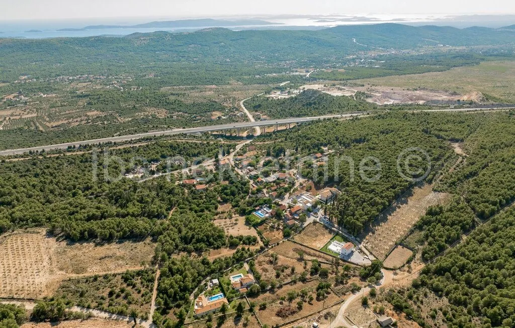 Dubrava kod Šibenika, građevinsko zemljište 1337 m2 - Dubrava Kod Šibenika, Šibenik - Okolica