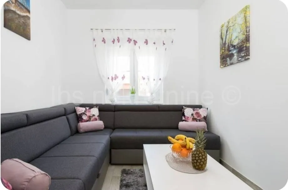 ***kuća prizemnica s bazenom-trogir!!!*** - slika 9