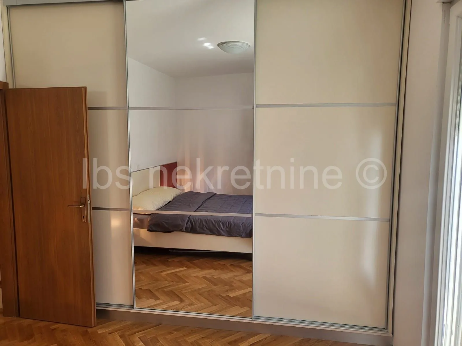 žnjan - komforan dvosobni stan sa vrtom i parkirnim mjestom!! - slika 9