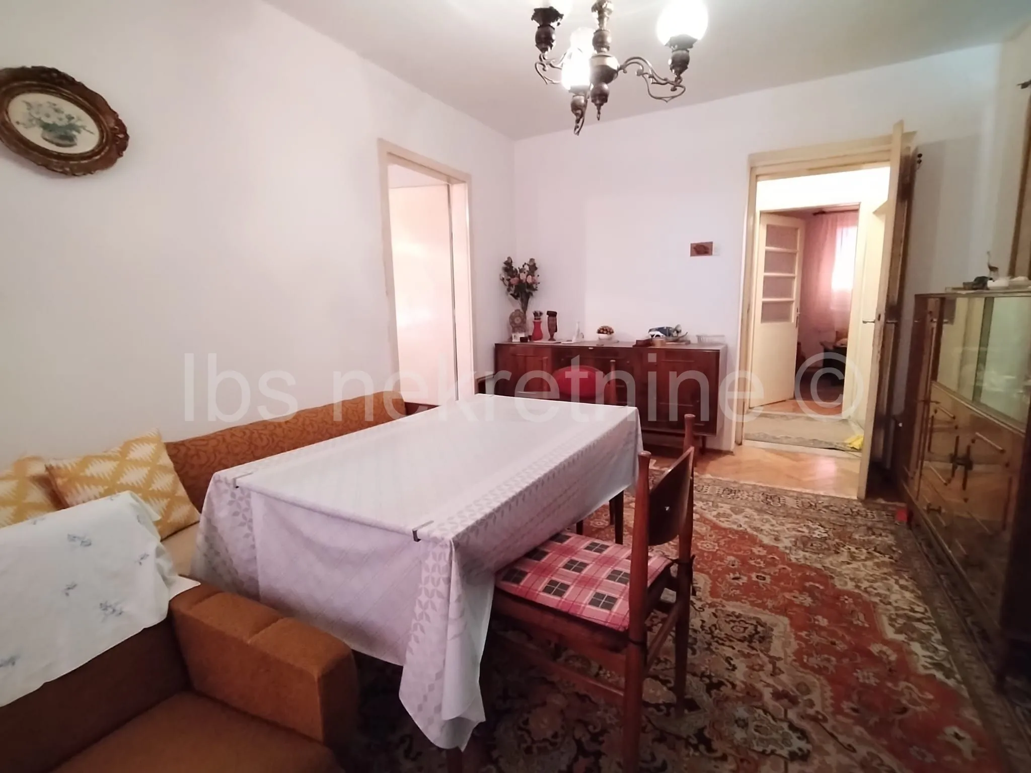 livno dvosoban stan strogi centar - slika 3