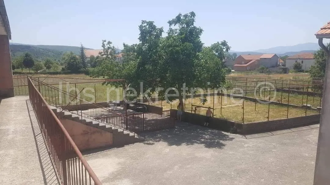 kuća prodaja otok 330 m2 - slika 2