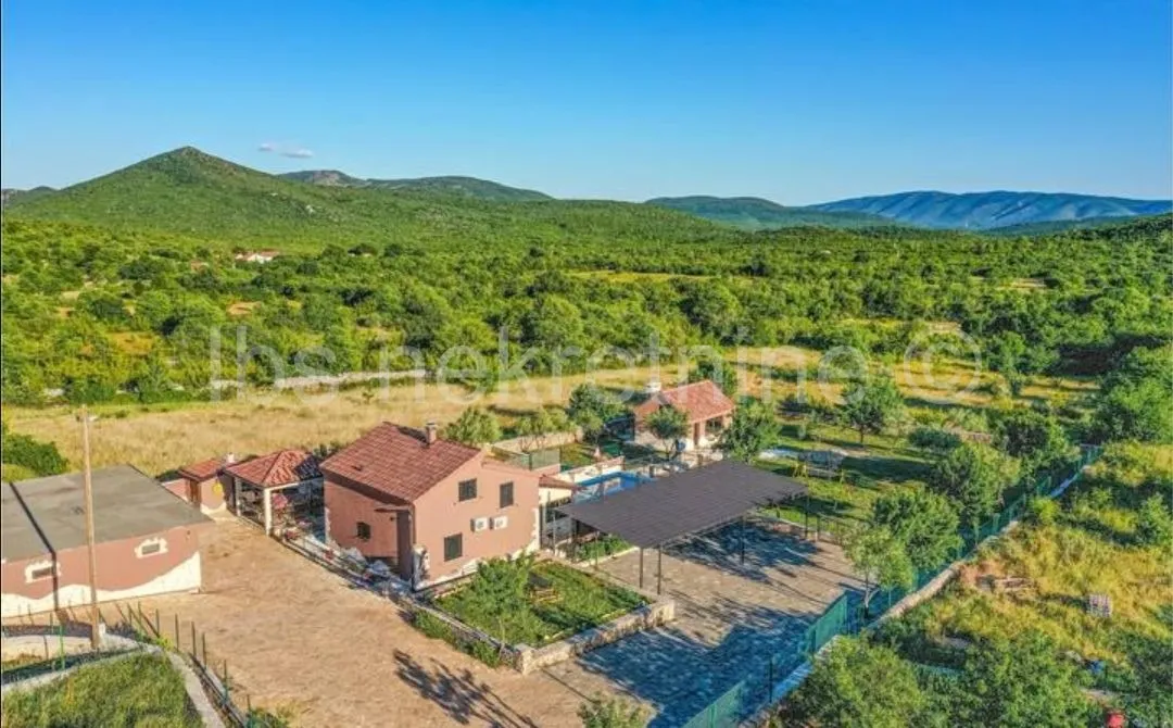 ***divojevići - seosko imanje na 10,000 m2!!!*** - slika 33