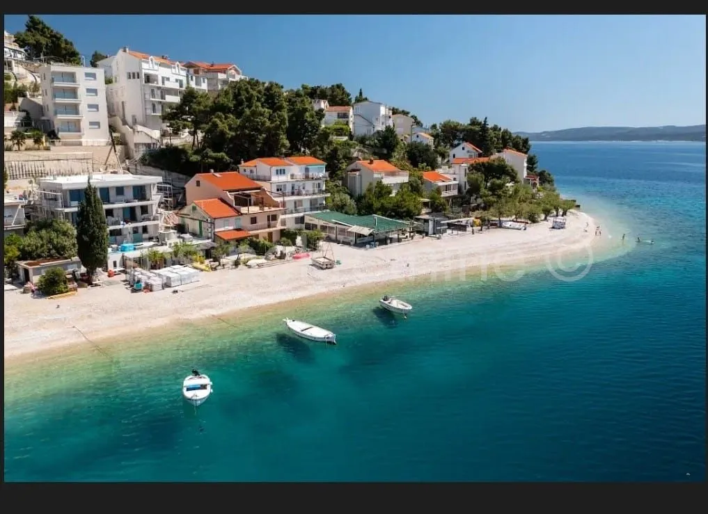 stanići - apartmanska kuća 50m od mora!! - slika 8