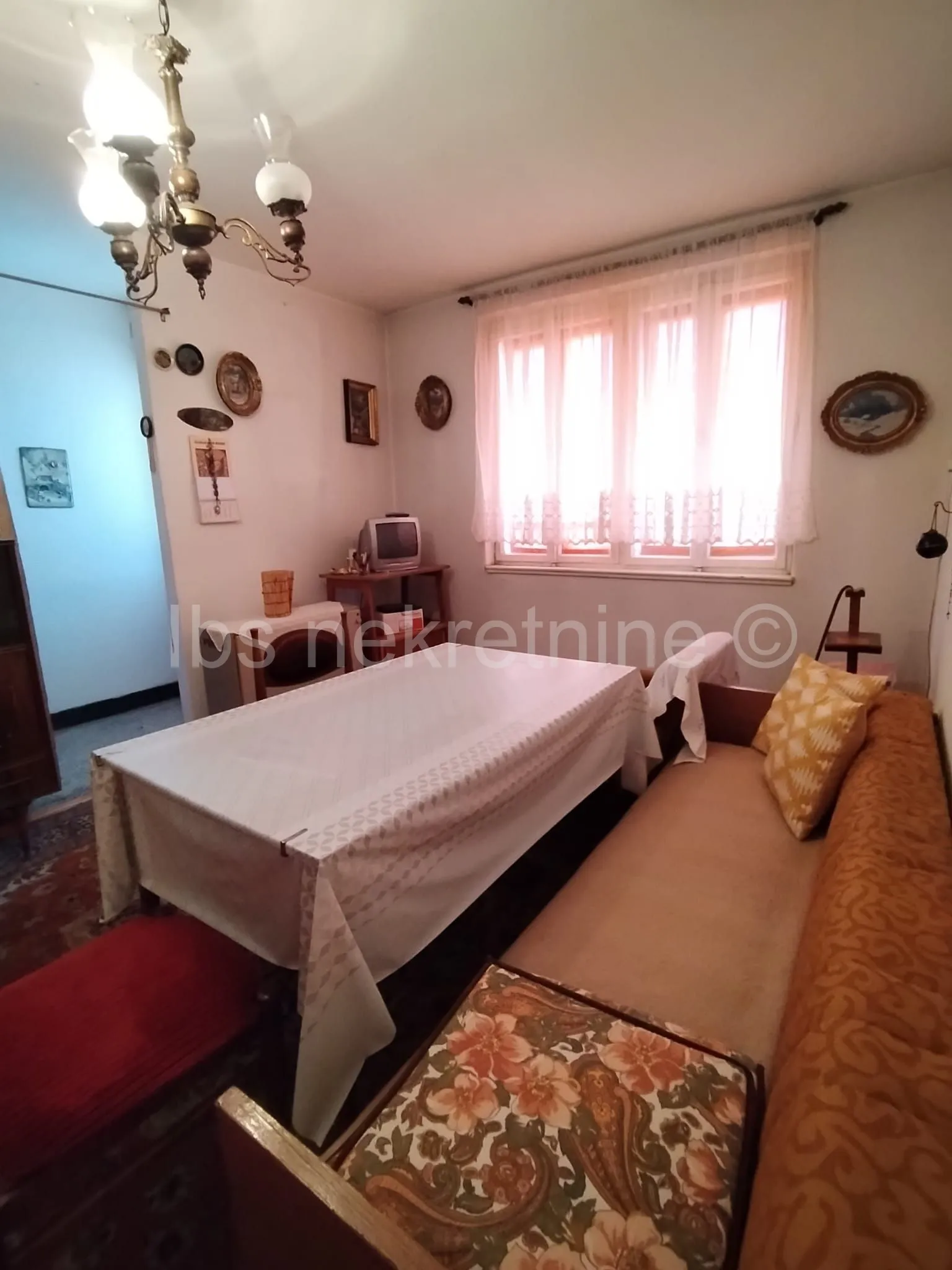 livno dvosoban stan strogi centar - slika 4