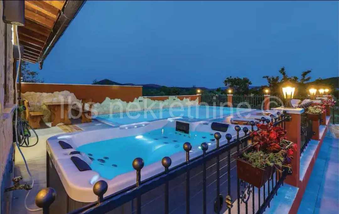 ***divojevići - seosko imanje na 10,000 m2!!!*** - slika 2