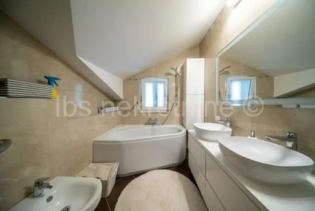 glavice - sinj, prekrasna moderna kuća na parceli od 3200m2!! - slika 15