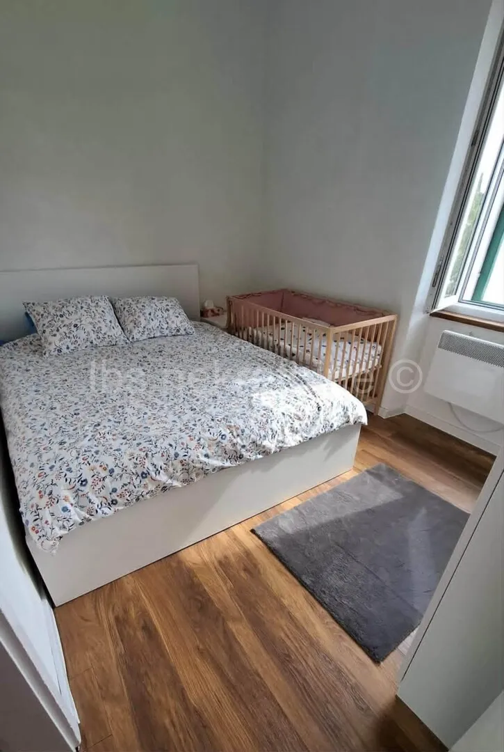***u srcu kaštel lušića trosoban stan-drugi red od mora!!!*** - slika 6