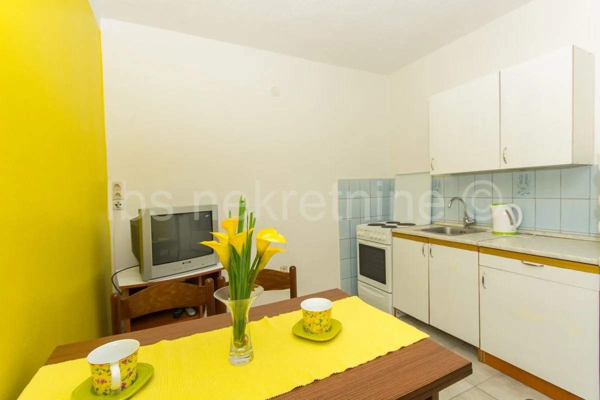 lijepa apartmanska kuća s bazenom!! - slika 4