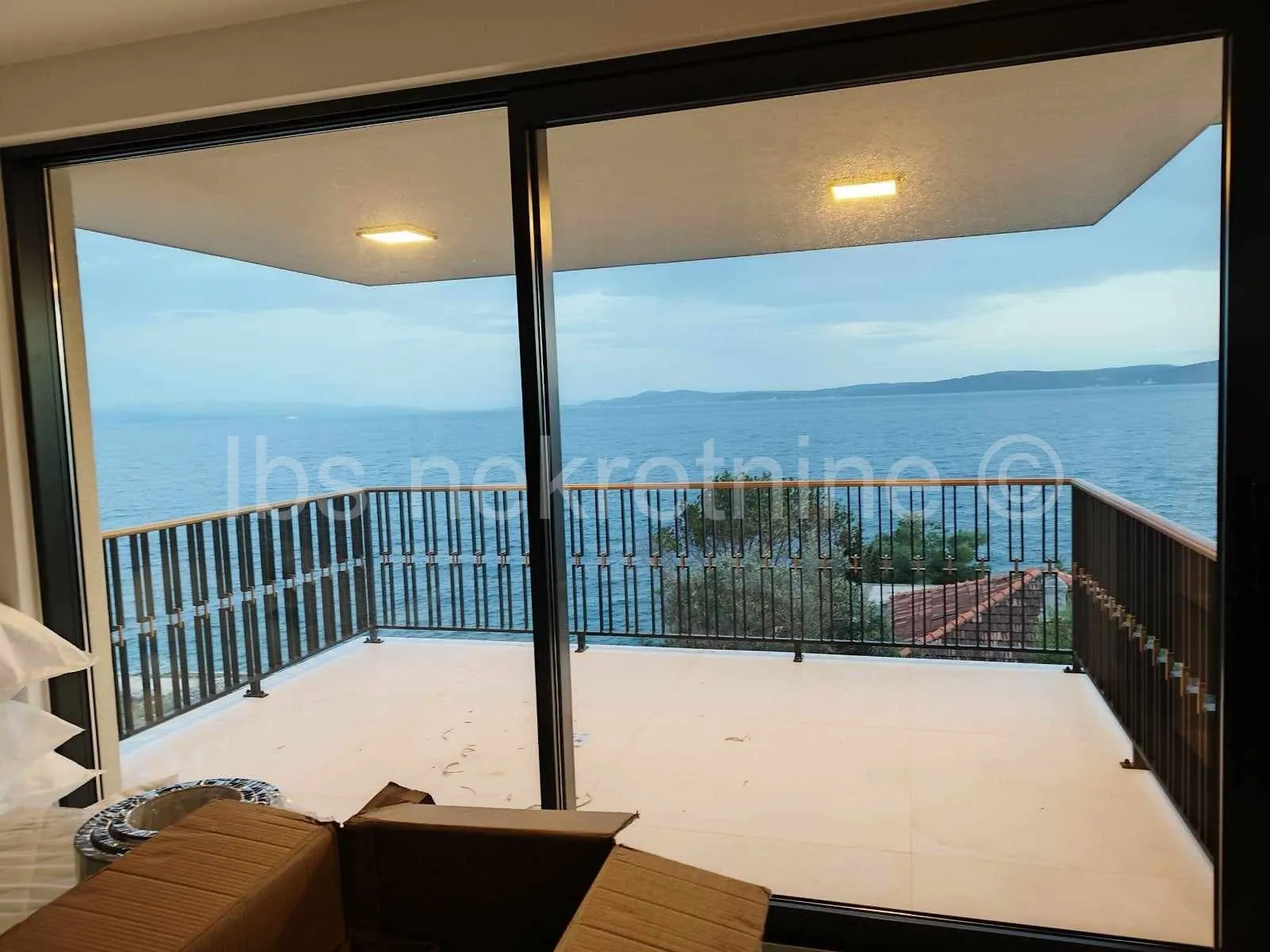 ***luksuzna vila s liftom i bazenom- 30tak m od mora!!!*** - slika 21