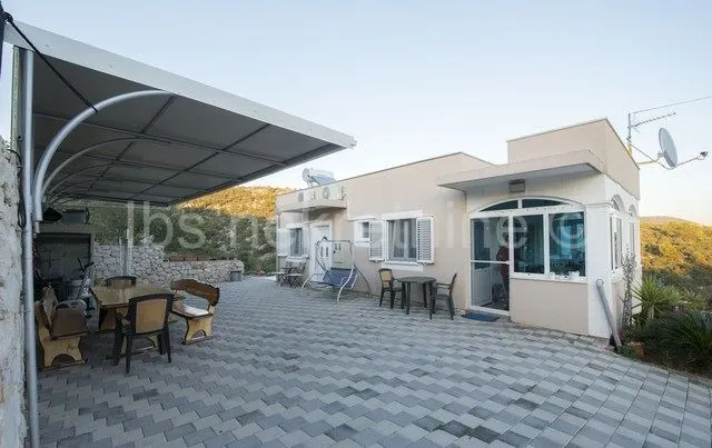 kuća sa četiri apartmana!! - slika 15