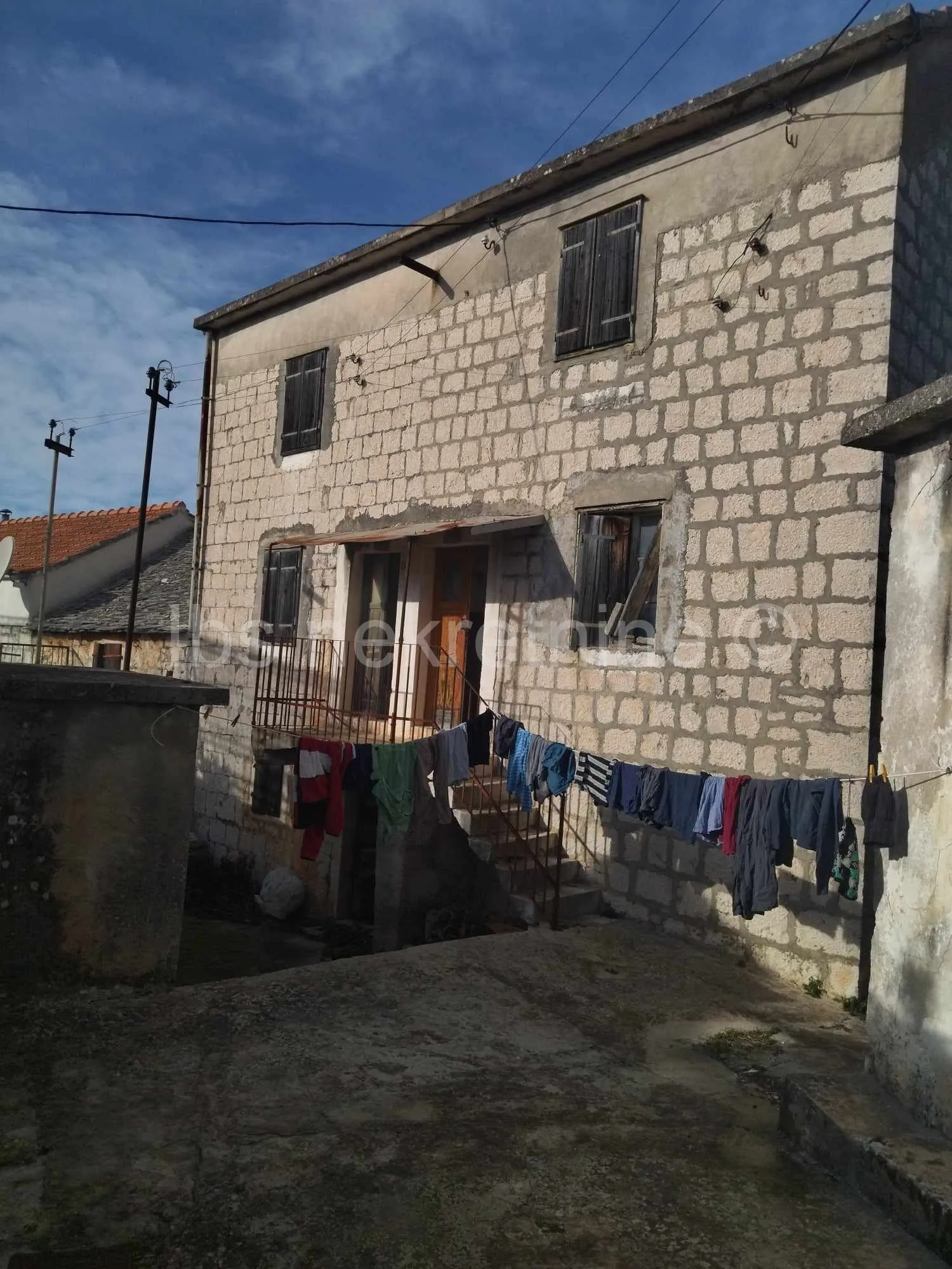 ***Kamena kuća za renovaciju sa puno potencijala!!!*** - Okrug Gornji, Okrug