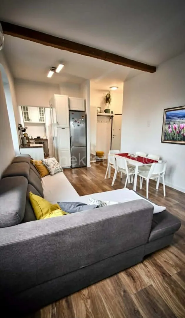 ***U srcu Kaštel Lušića trosoban stan-drugi red od mora!!!*** - Kaštel Lukšić, Kaštela