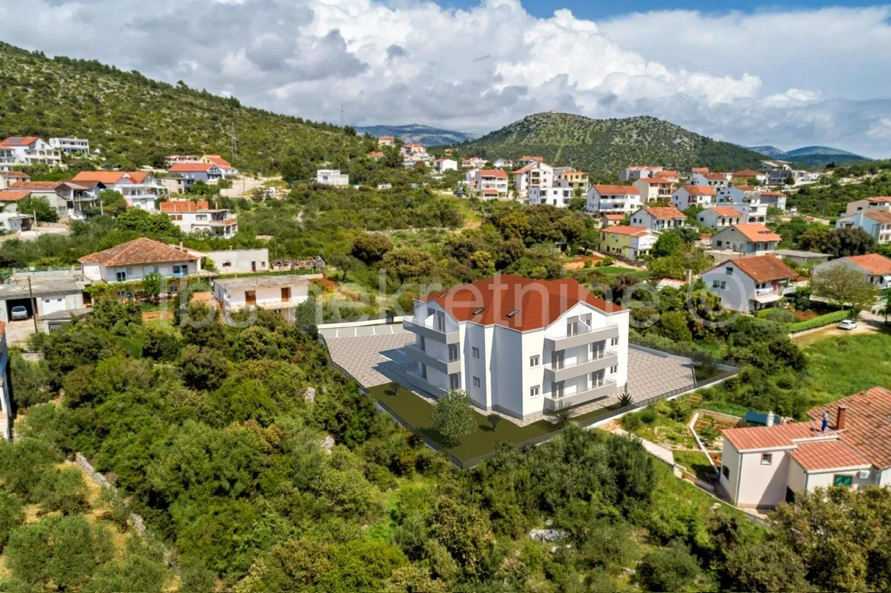 marina - moderna novogradnji, 150 m od mora - slika 1