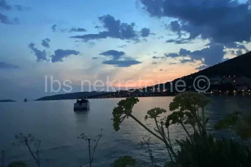 ***dvosoban stan sa krovnom terasom!!!*** - slika 5