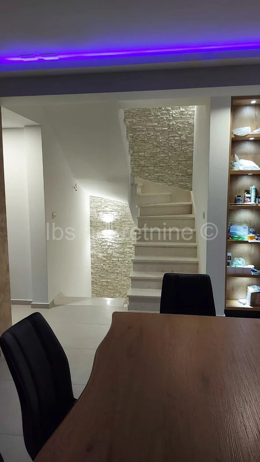 villa s bazenom i otvorenim pogledom na primošten i more! - slika 7