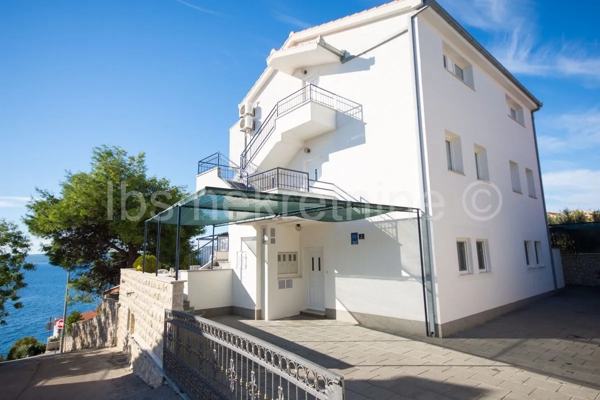 lijepa apartmanska kuća s bazenom!! - slika 28