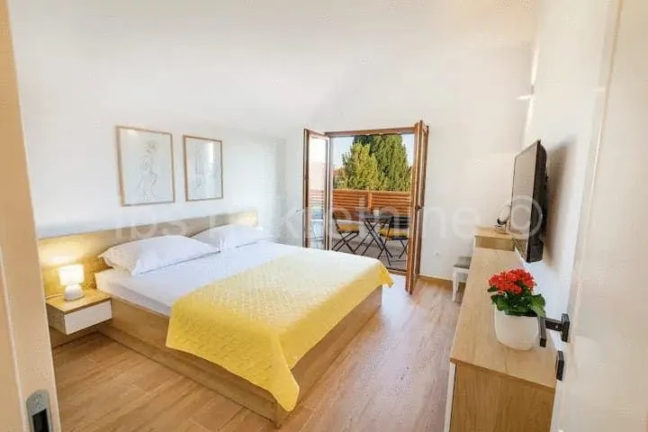 ***prekrasna vila-50 m od mora!!! - slika 7