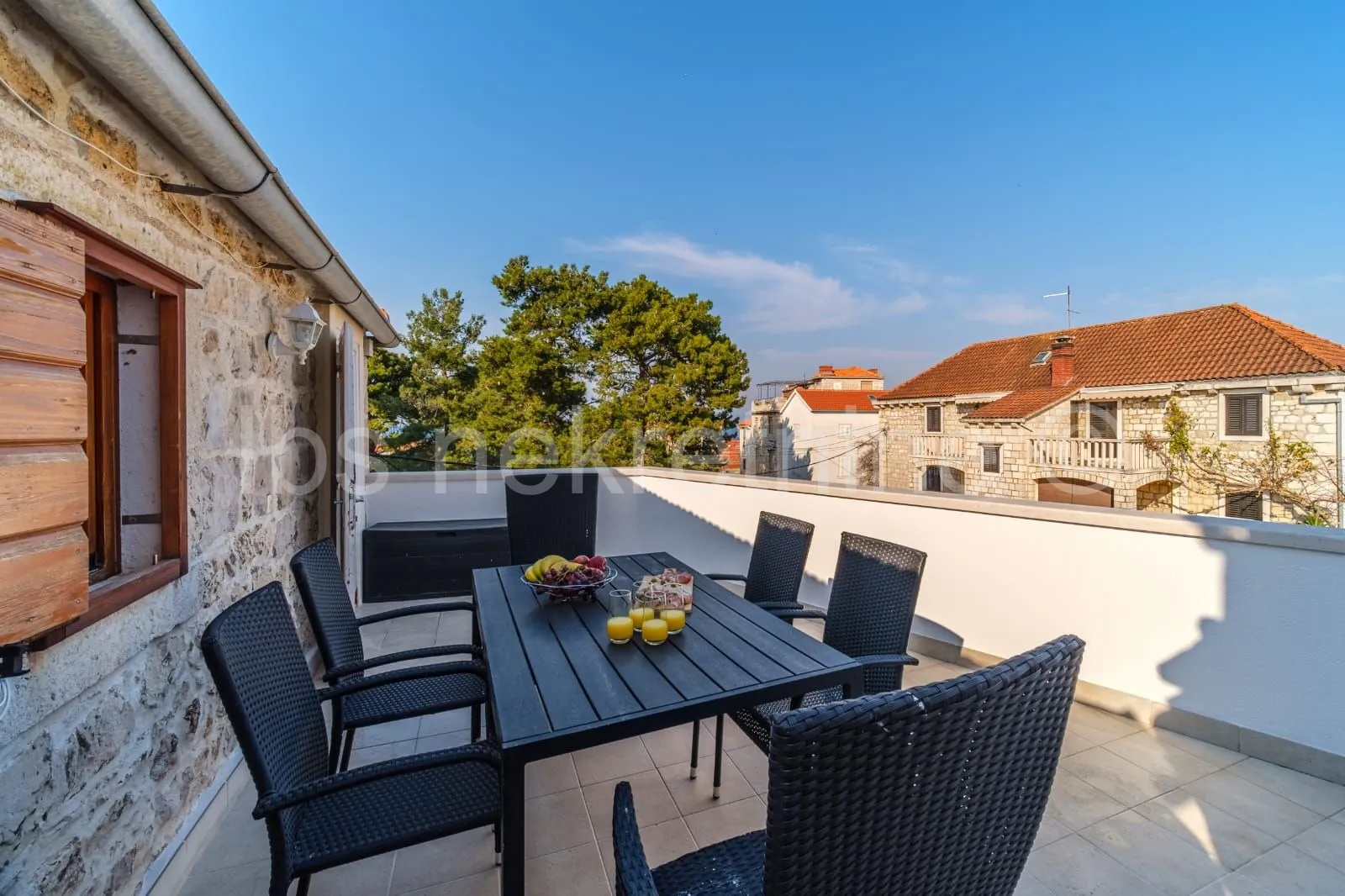 kamena kuća sutivan na otoku braču - slika 2