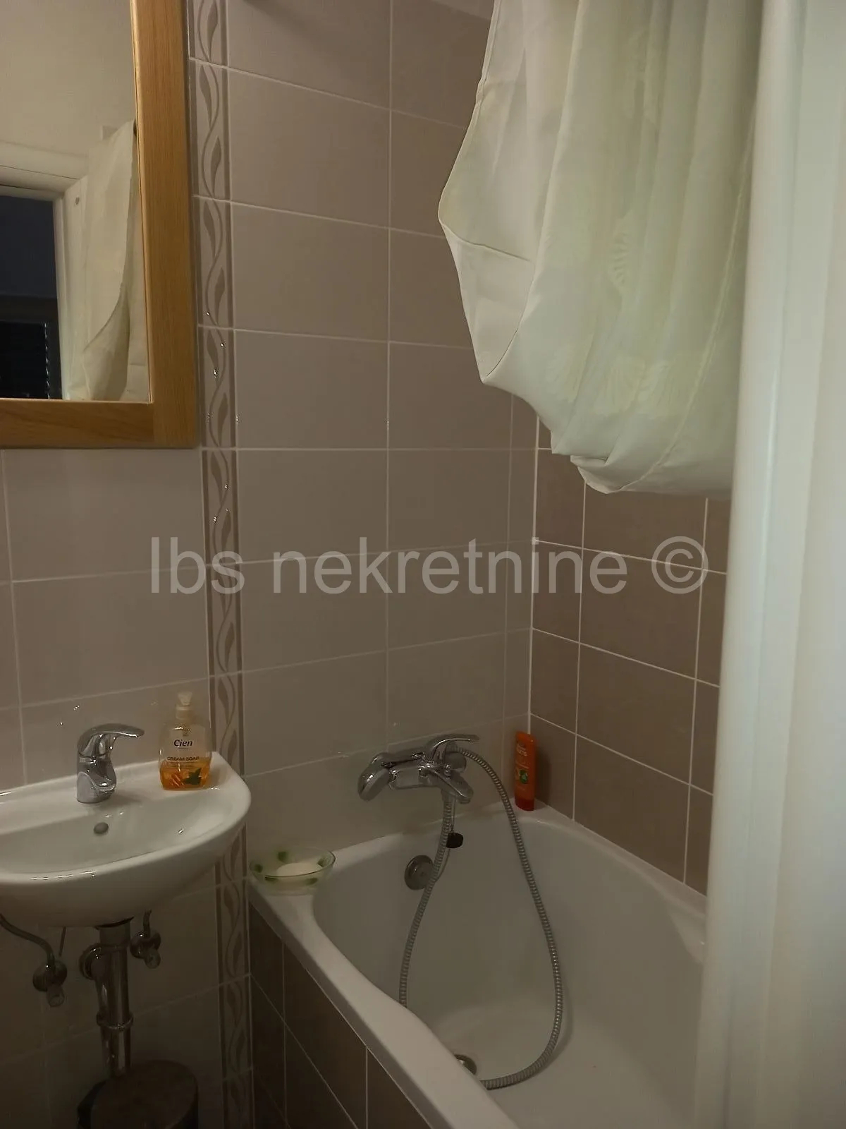 kuća prodaja sinj 101 m2 - slika 16