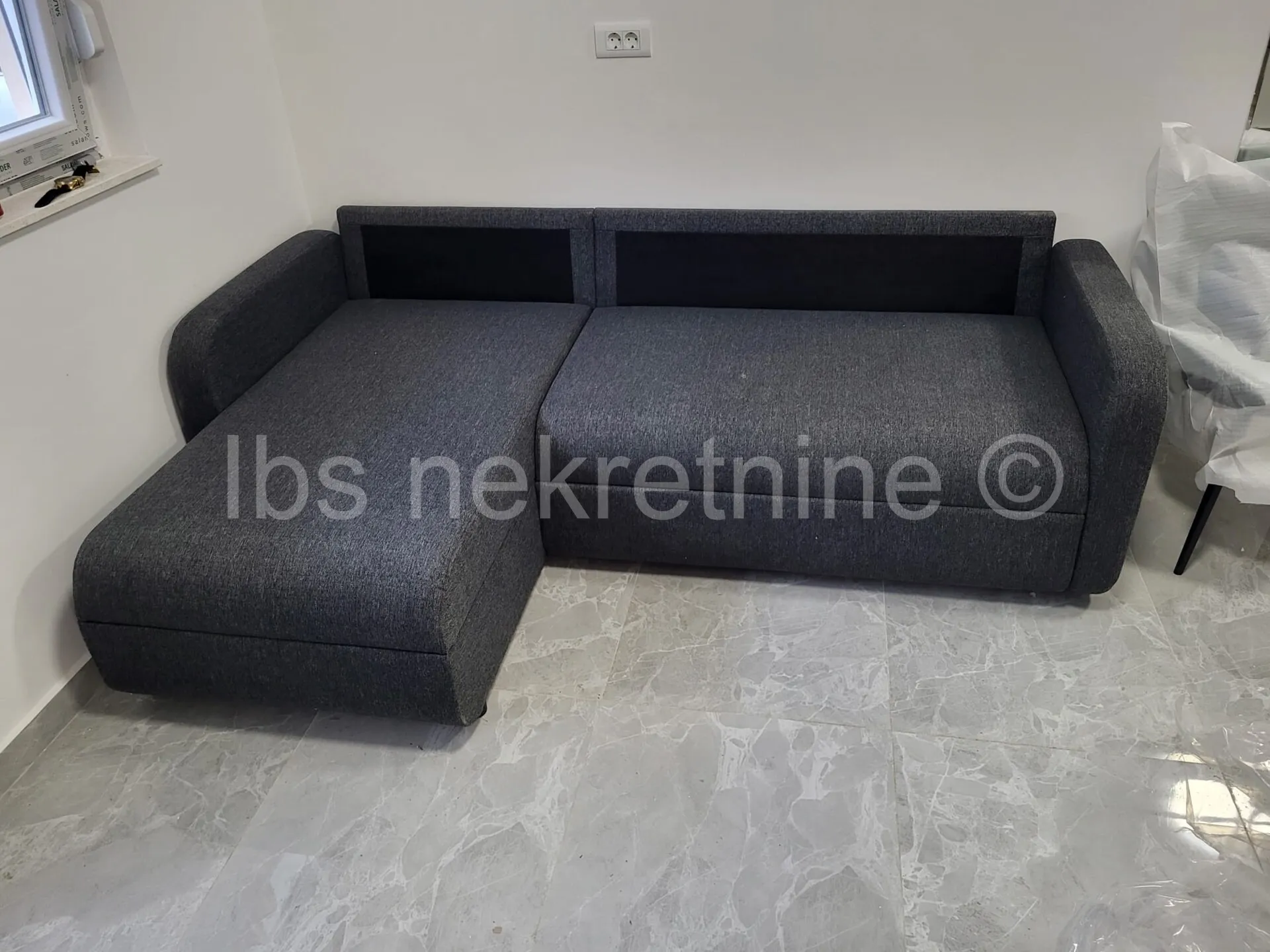 sinj renoviran jednosoban stan u širem centru grada - slika 2