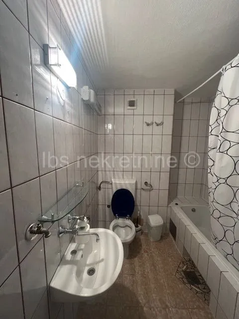 apartmanska kuća na otoku čiovu – idealna prilika za investiciju! - slika 5