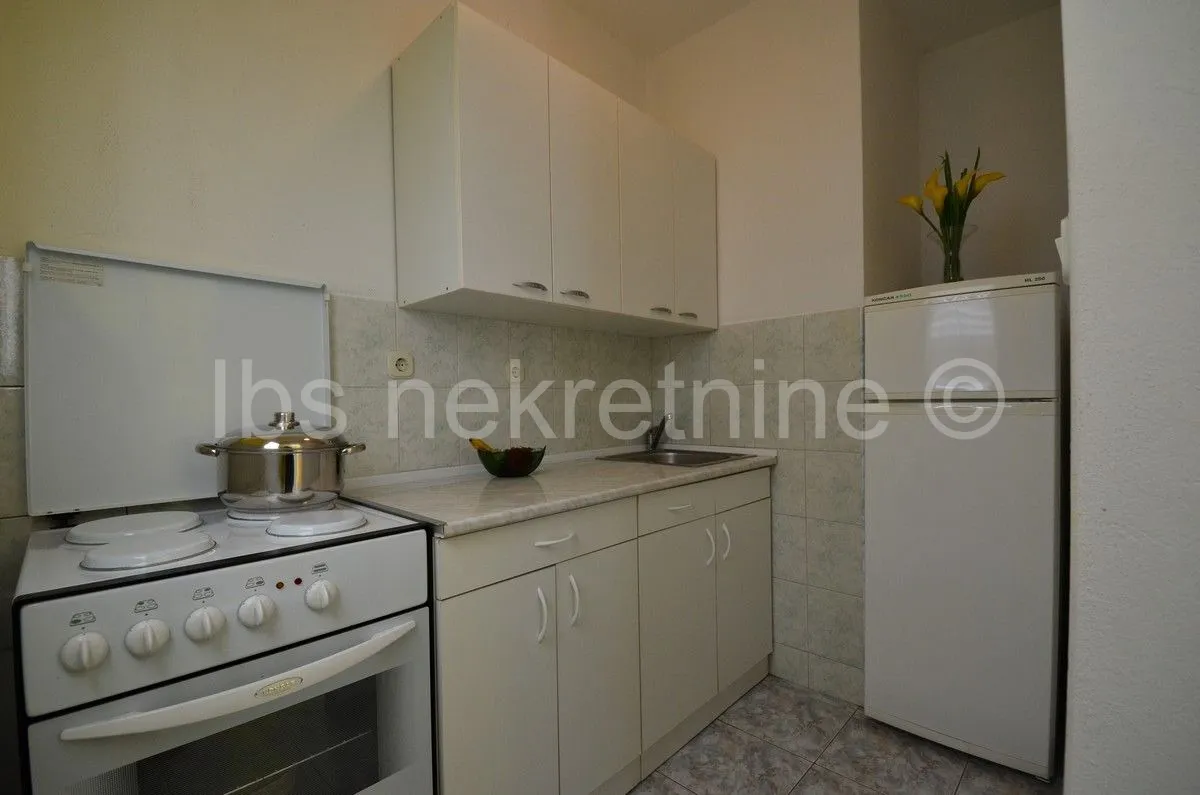 lijepa apartmanska kuća s bazenom!! - slika 35