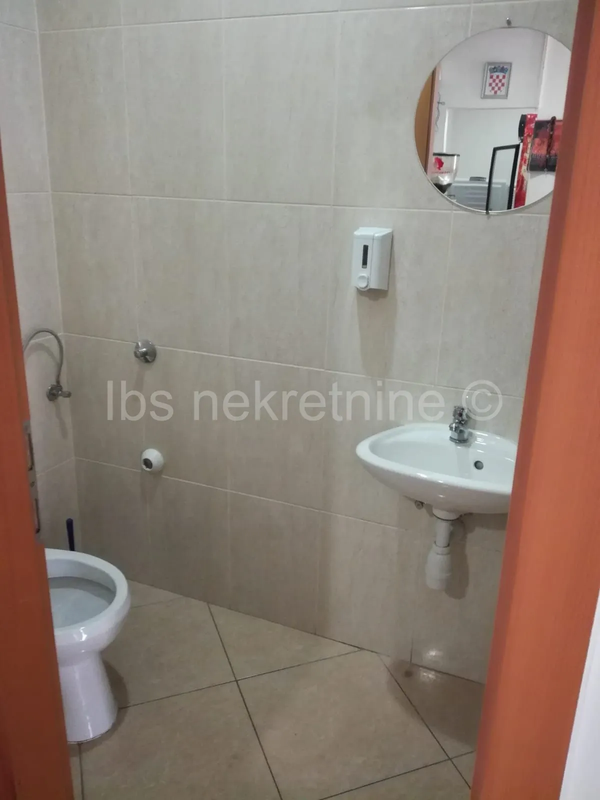 poslovni prostor najam/zakup sinj 75 m2 - slika 11