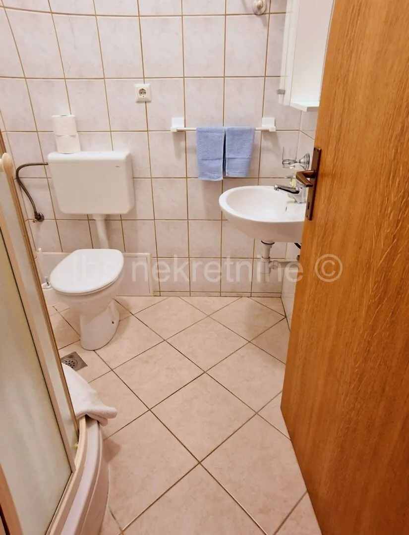 jesenice studio apartman prvi red do mora i samo 20 m od plaže - slika 7