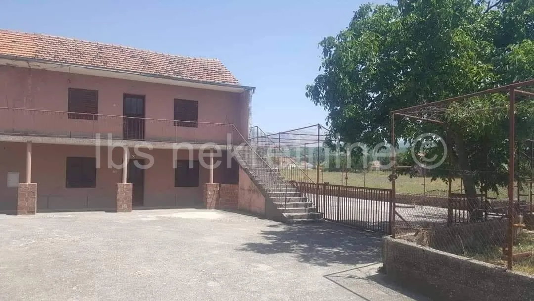kuća prodaja otok 330 m2 - slika 5