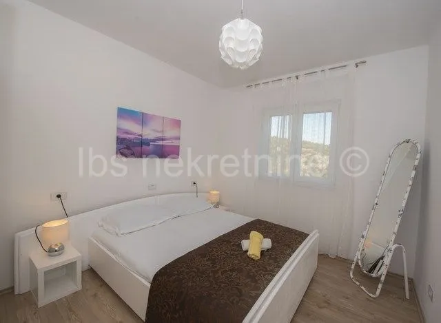kuća sa četiri apartmana!! - slika 10