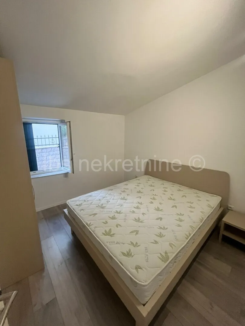 milna, brač - kompletno renovirana prizemnica, 65 m2, drugi red od mora - slika 3