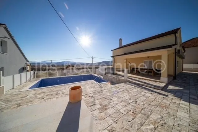 glavice - sinj, prekrasna moderna kuća na parceli od 3200m2!! - slika 6