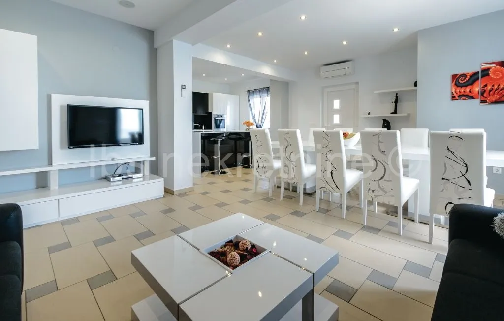 pelješac - prekrasna villa prvi red uz more!! - slika 3