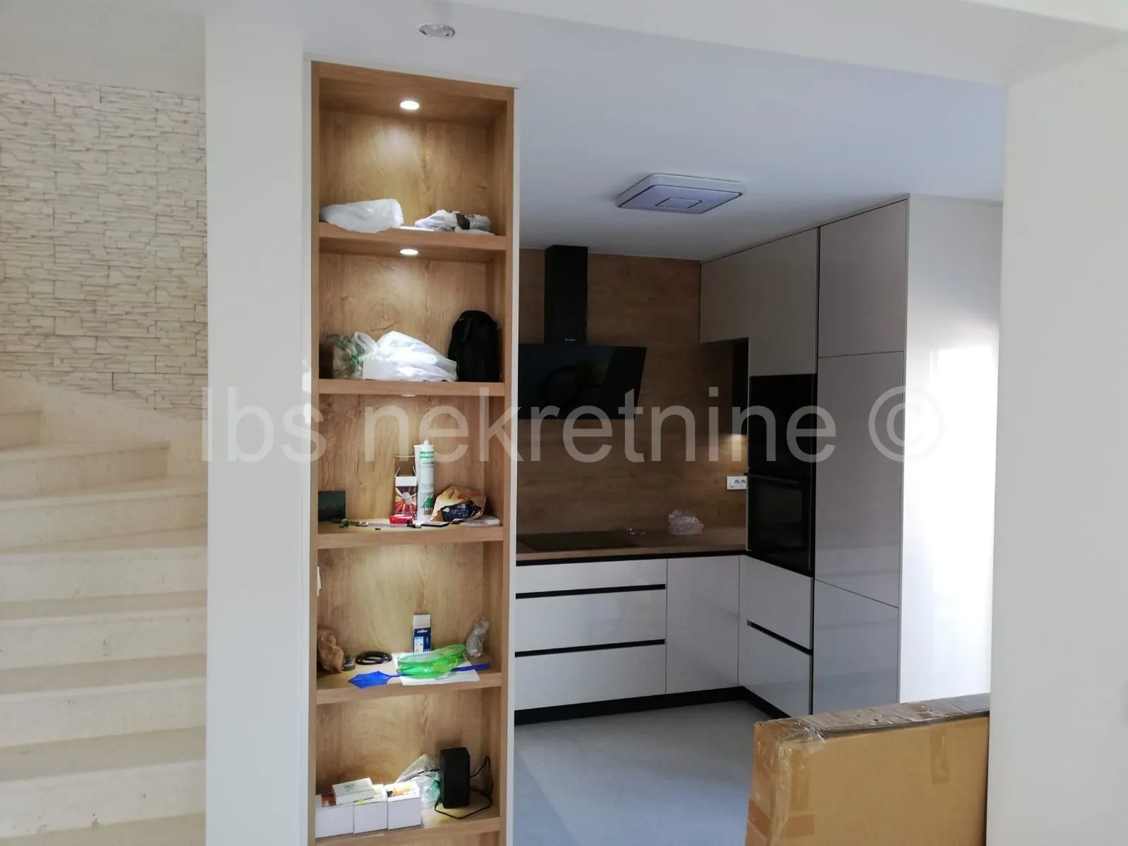 villa s bazenom i otvorenim pogledom na primošten i more! - slika 8