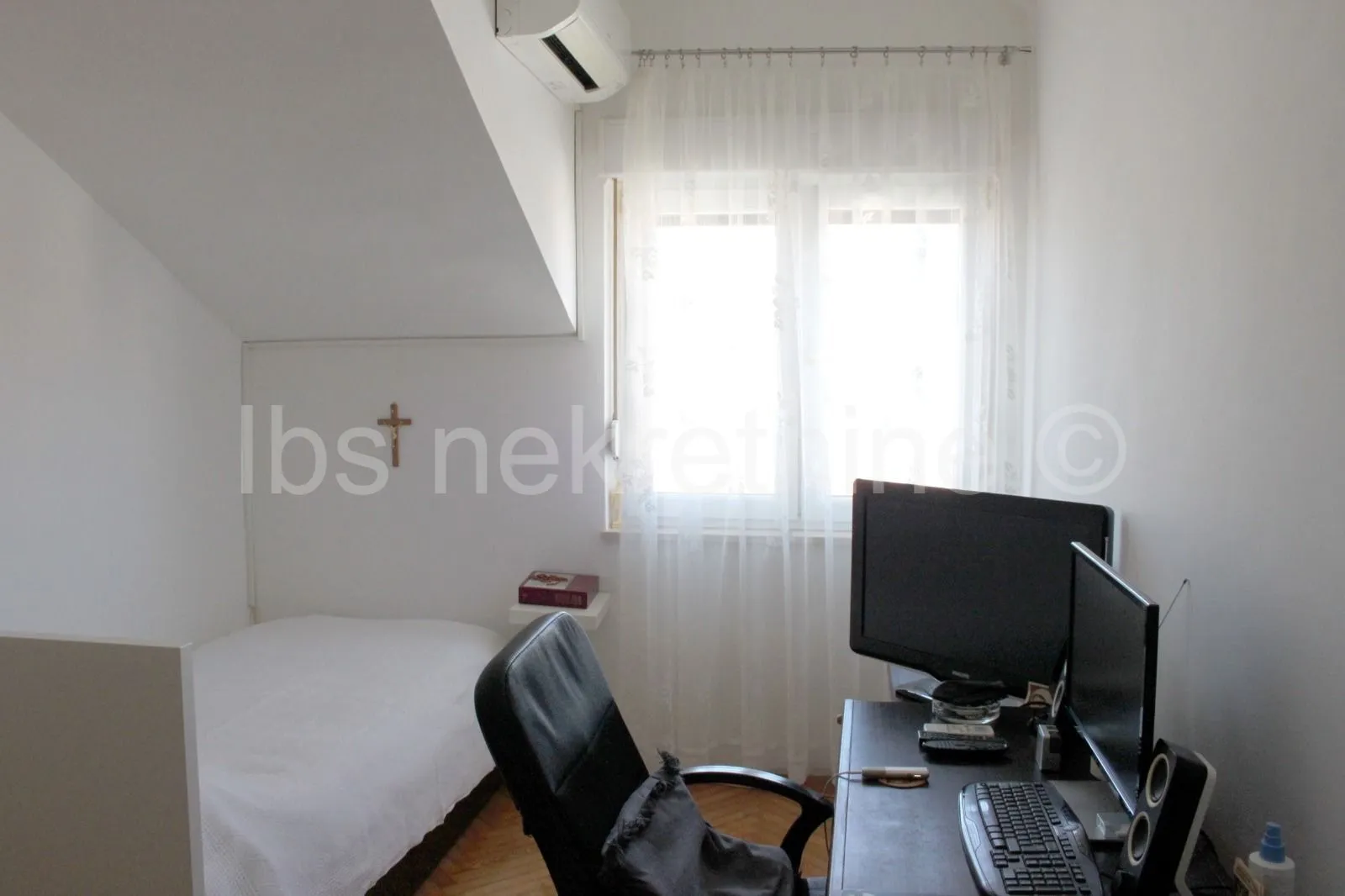 jedinstven stan na marjanu s vrtom i garažom - 145m² + 209m² vrta - slika 9