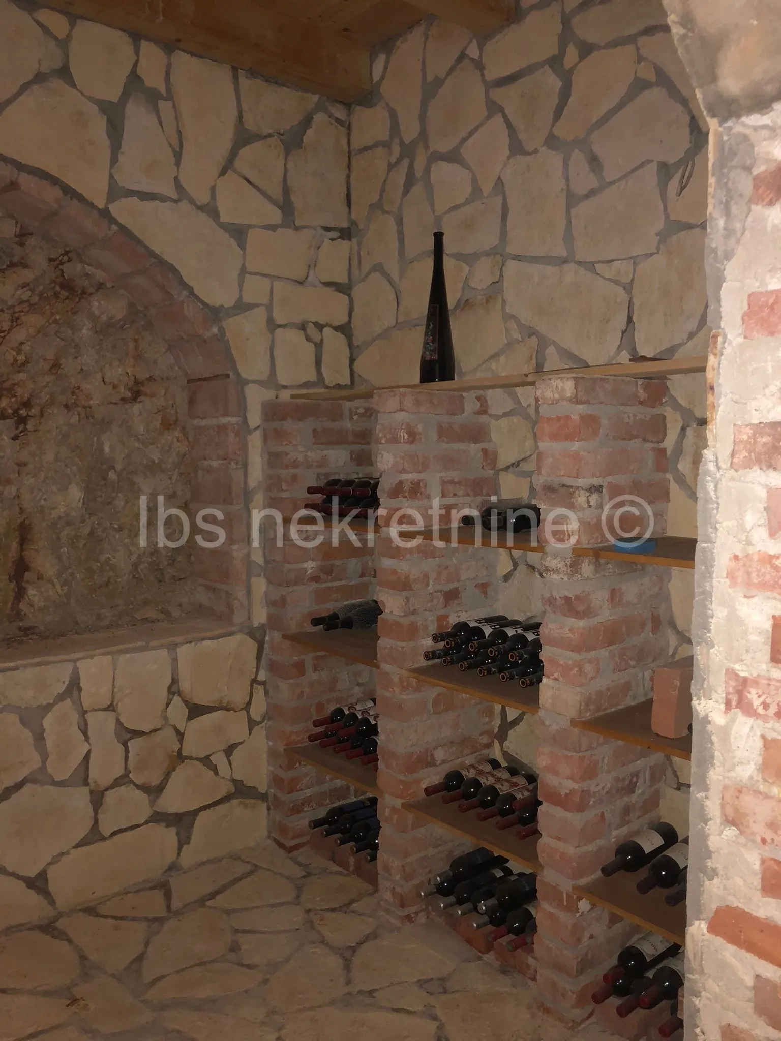 dubrava kod tisna-vila s bazenom-2700 m2 okućnice-3500 m od mora!! - slika 9