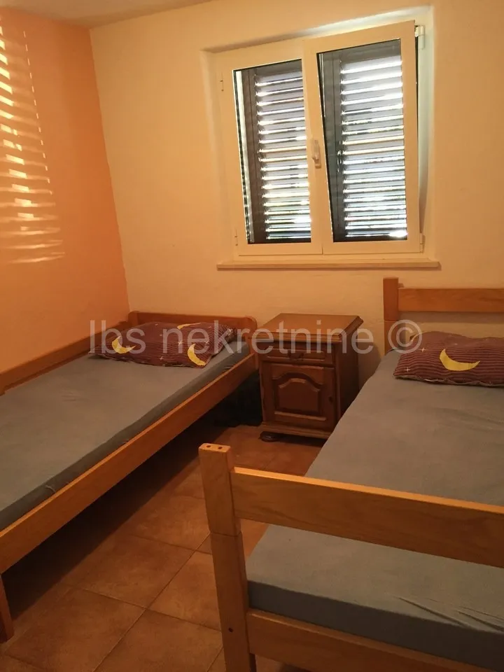 apartman u supetru!! - slika 4